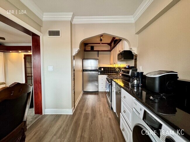 Foto del edificio - 702 W 48th St