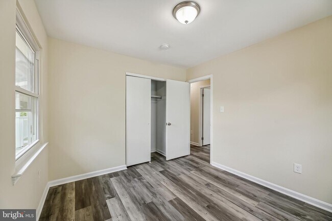 Building Photo - 7309 Beverly Park Dr