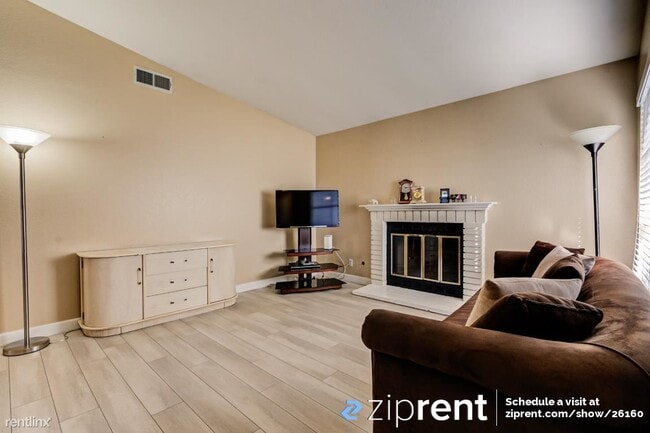 Building Photo - 3 br, 2 bath House - 67 Silkberry, Irvine,...