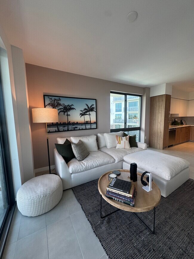 Foto del edificio - 999 SW 6th St