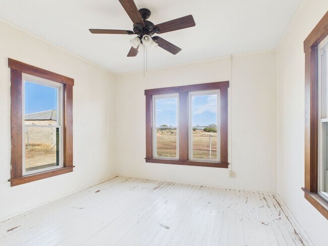 Foto del edificio - Beautiful Hill Country Farm House