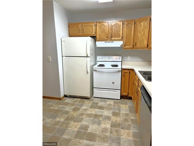 Foto del edificio - 831 Highview Dr