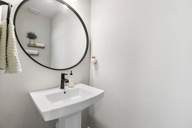 Building Photo - 12533 Petrel Xing