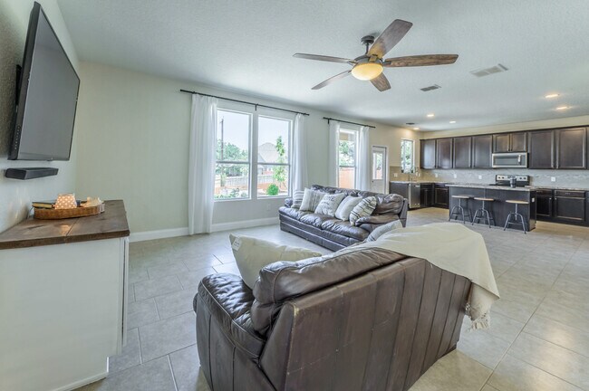 Foto del edificio - 27341 Paraiso Manor