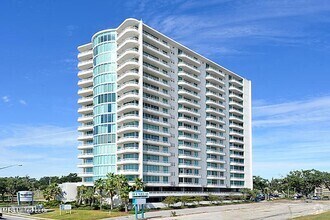 Building Photo - 2060 Beach Blvd