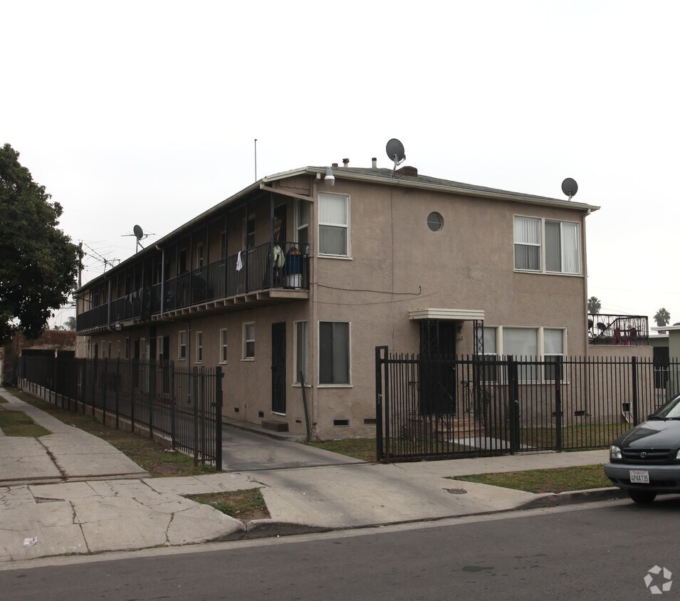 Foto del edificio - 6412-6420 Brynhurst Ave