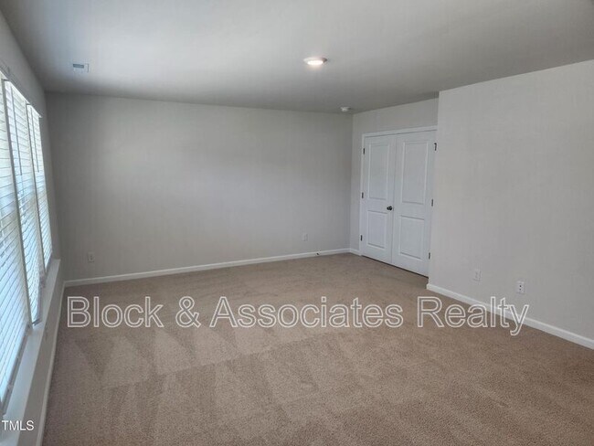 Building Photo - 866 Old Tarboro Rd