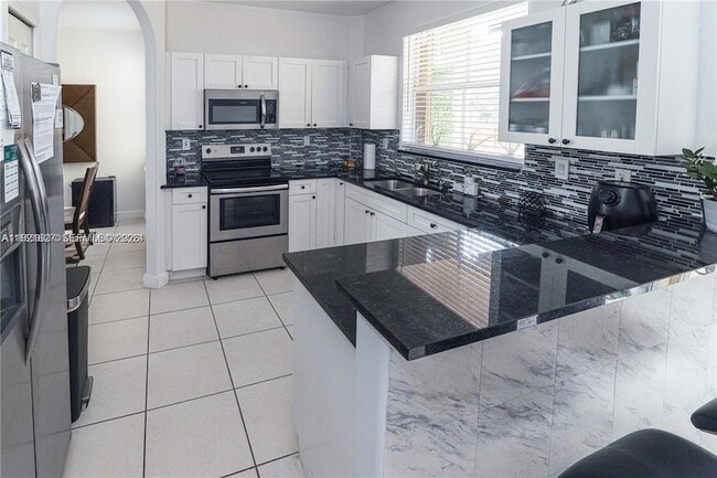 Foto del edificio - 4866 NW 108th Psge