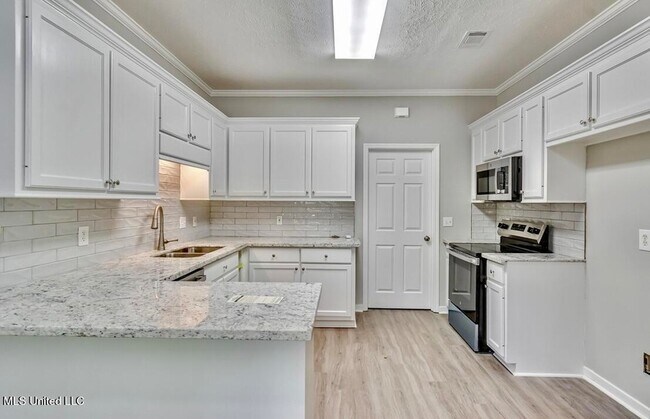 Foto del edificio - 301 White Oak Dr