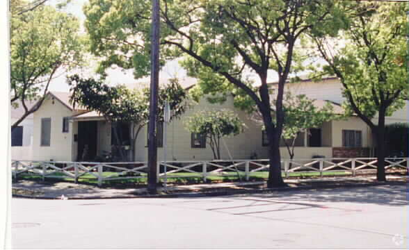 Building Photo - 1004 Fulton St