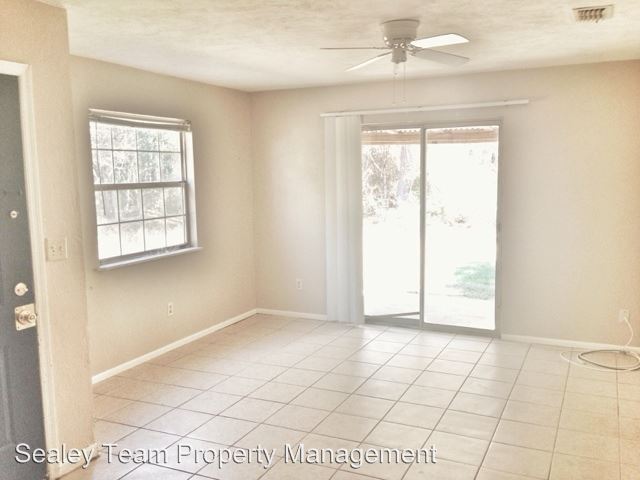 Building Photo - 2641 Chateau Ln