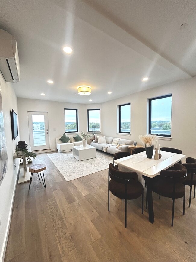 Building Photo - 80 Broadway