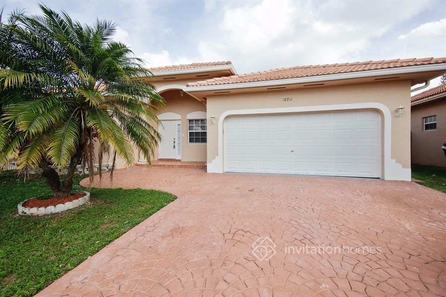 Foto principal - 18211 SW 144th Ct