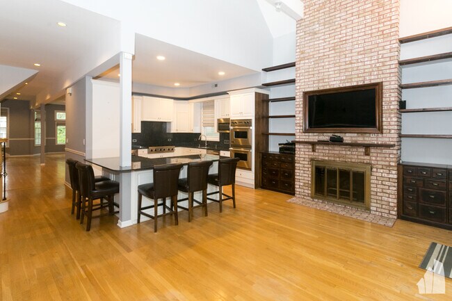 Foto del edificio - 1425 W Henderson St