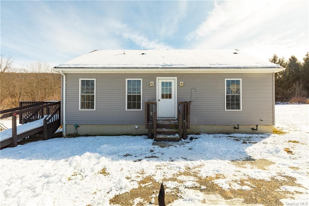 11 Winding Creek Ln Unit Apt, Wassaic, NY 12592 Room for Rent in