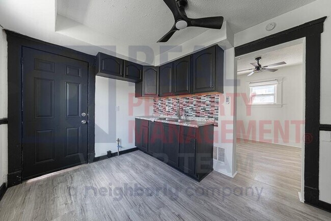 Foto del edificio - 3601 E 104th St