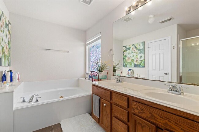 Foto del edificio - 18123 Almond Place Lane