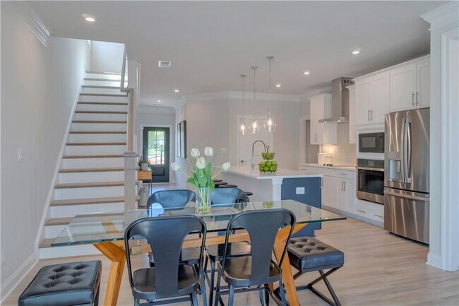 Foto del edificio - 670 Brookwood Glen Terrace