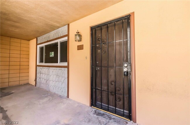 Building Photo - 356 E Desert Inn Rd