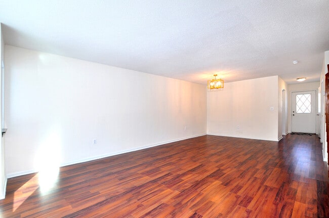 Building Photo - 116 Hilltop Dr