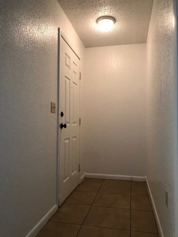 Building Photo - 3119 Julia Ct