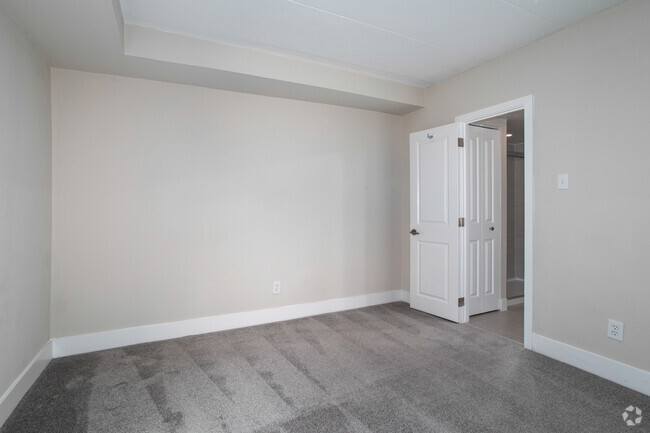 1BR, 1BA - 628SF - Bedroom - Lions Gate Apartments