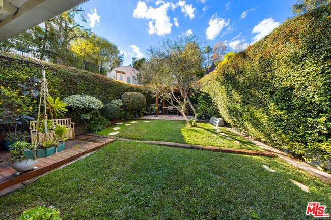 Foto del edificio - 5918 Canyon Cove