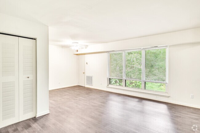 1 habitación, 1 baño - 920 pies cuadrados - Sala de estar - Manor View Apartments