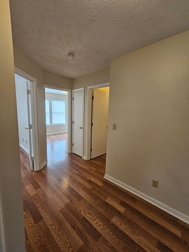 Building Photo - NEW LISTING!!!! Dont Miss Out