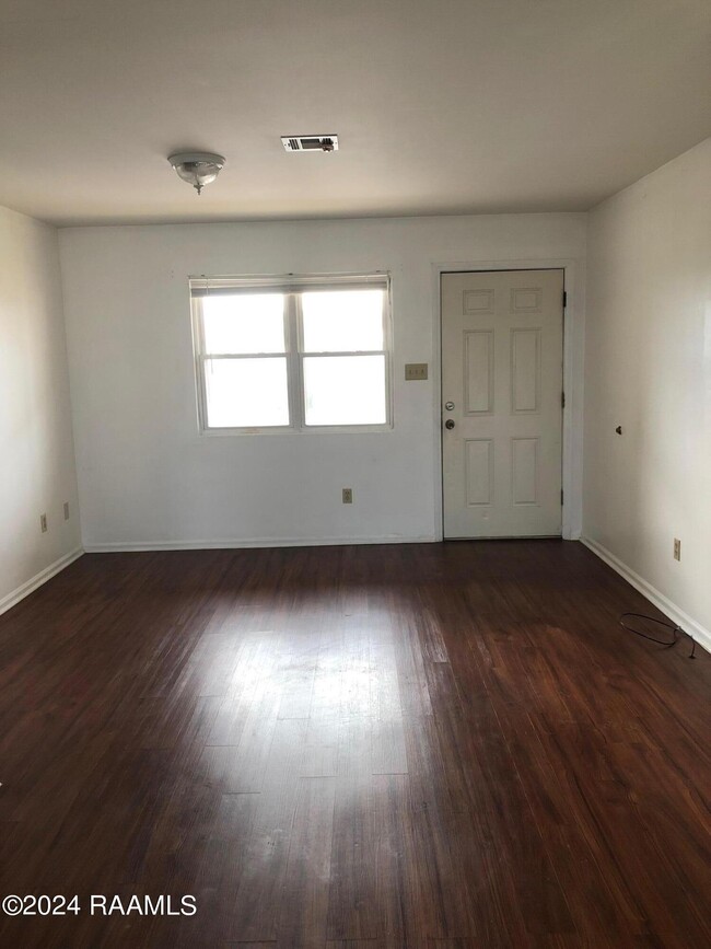 Foto del edificio - 709 Hwy 90 E