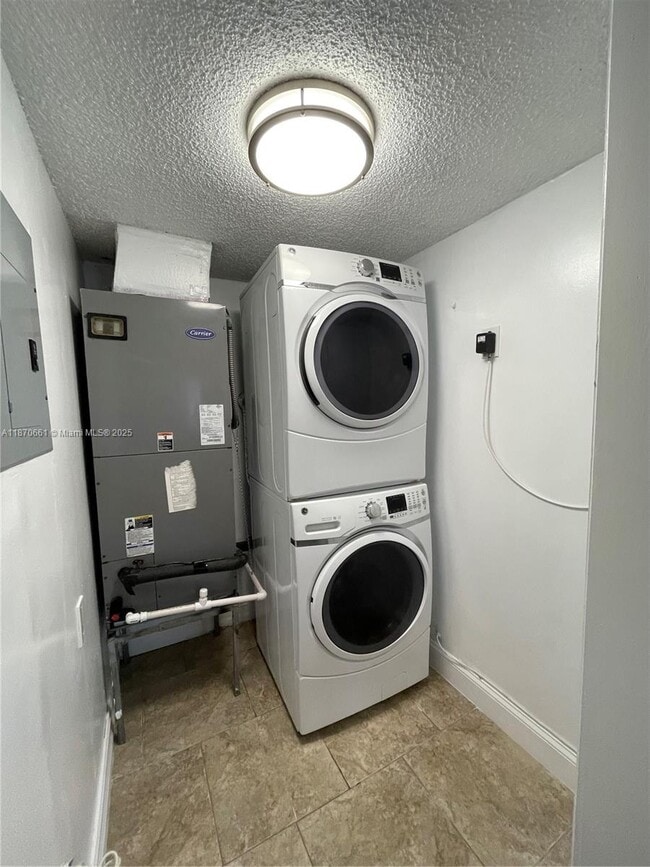 Foto del edificio - 6910 NW 173rd Dr
