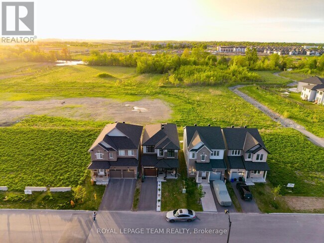 Building Photo - 224 Turnbuckle Cres