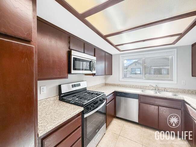 Foto del edificio - Spacious 2BR / 2BA El Cajon Home with In-Unit Laundry & Parking Included!