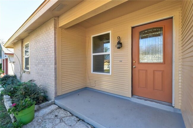 Building Photo - 10217 Missel Thrush Dr