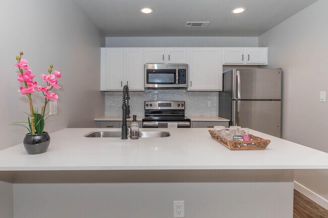 Foto del edificio - The Courtyards at Lower Greenville