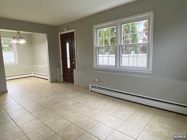 Building Photo - 6 Arena Ct