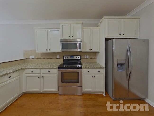 Foto del edificio - 7030 McLothian Ln