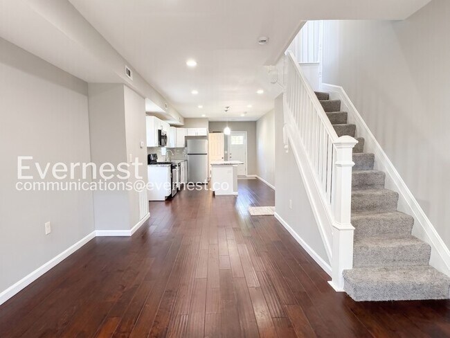 Photo - 3 Bed/1.5 Bath Townhome with fenced yard and deck/ Available Now!