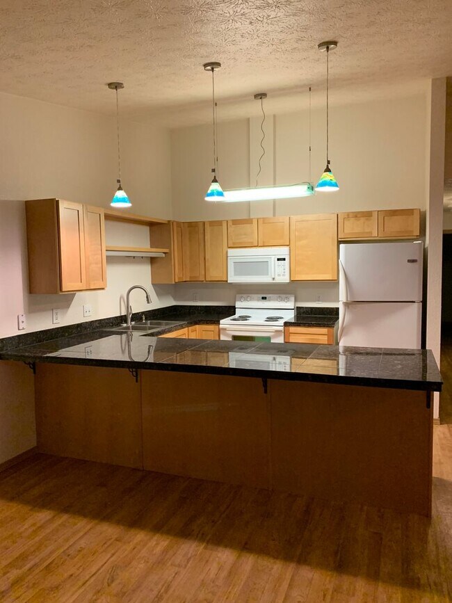 Foto del edificio - AVAILABLE NOW!! West side - 2 Bdrm, 1 Bath