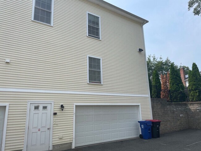 Foto del edificio - Beautiful One-Bedroom close to Downtown Norwalk
