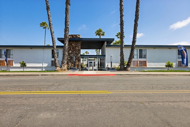 Building Photo - State