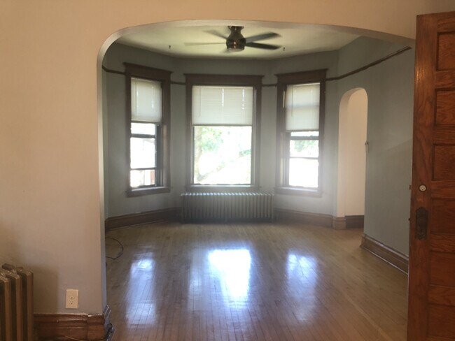 Building Photo - 2515 N Richmond St