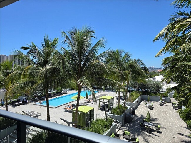 Foto del edificio - 2960 NE 207th St