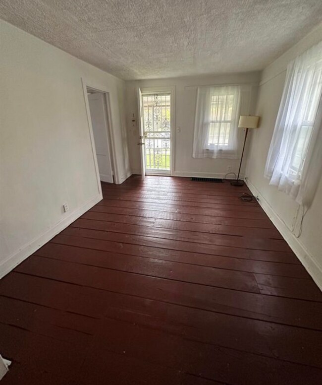 Foto del edificio - 738 E York Ave