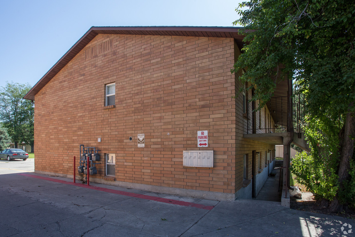 Building Photo - 4-Plex