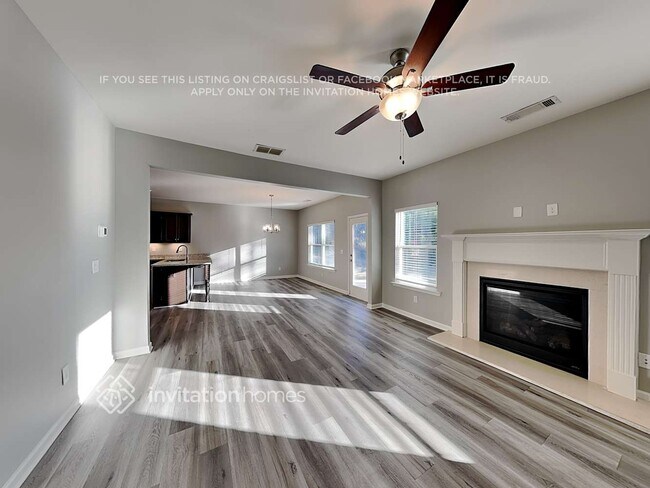 Foto del edificio - 1046 Shadow Glen Drive