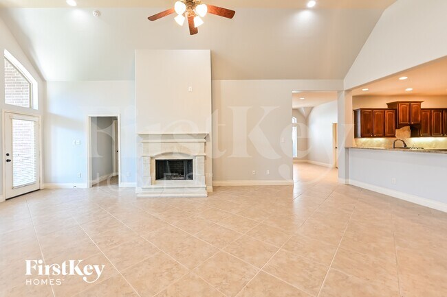 Foto del edificio - 18631 Minden Oaks Dr