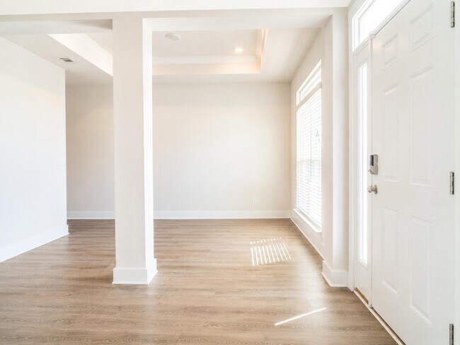 Foto del edificio - 6242 Jenks Dr