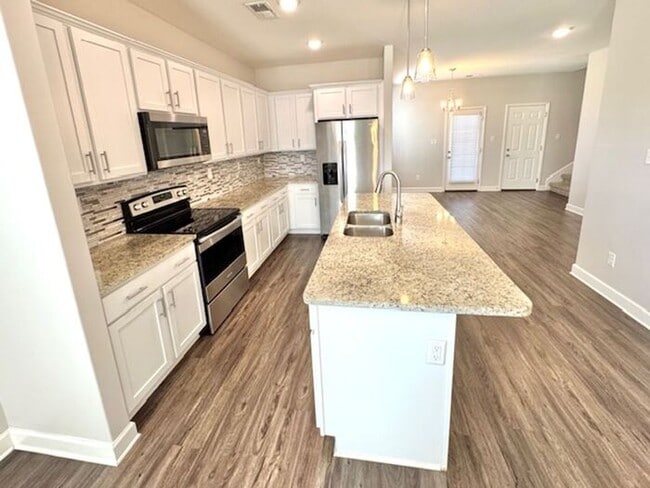 Building Photo - Now Leasing in Somerville- 4-Bedroom 3 Bath Home, Available Now!