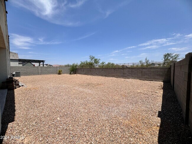 Building Photo - 3003 N Brooklyn Dr